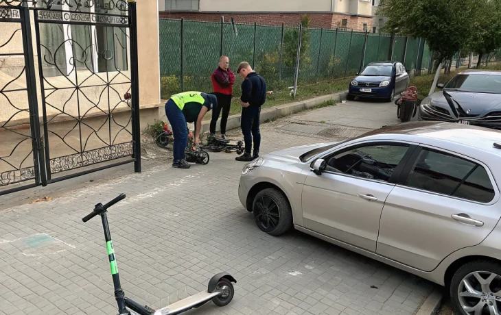 В Анапе иномарка сбила 11-летнего самокатчика во дворе многоэтажки