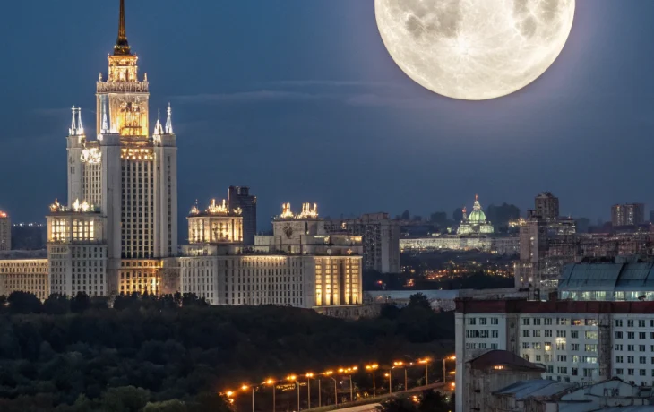Москвичи увидят редкое суперлуние &mdash; самое яркое полнолуние осени 2025 года